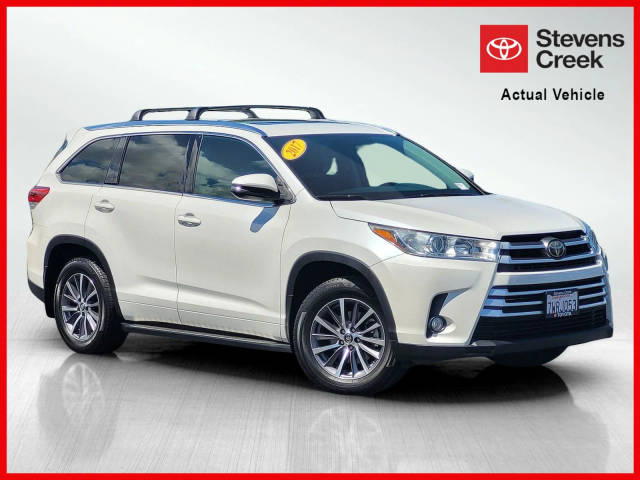 2017 Toyota Highlander XLE AWD photo
