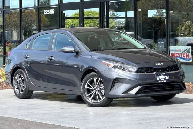2023 Kia Forte LXS FWD photo