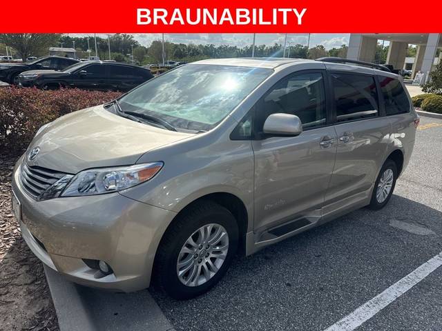 2016 Toyota Sienna XLE FWD photo
