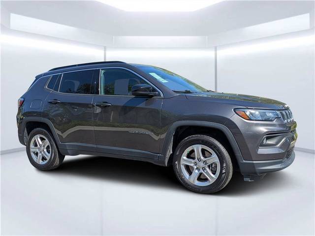 2023 Jeep Compass Latitude 4WD photo