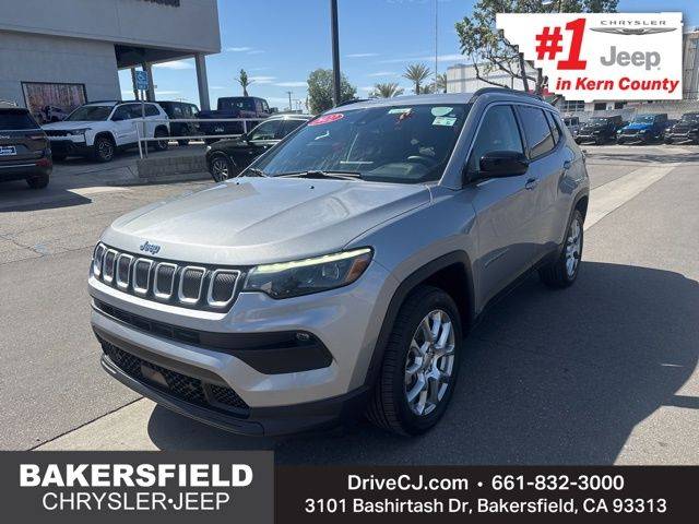 2022 Jeep Compass Latitude Lux 4WD photo