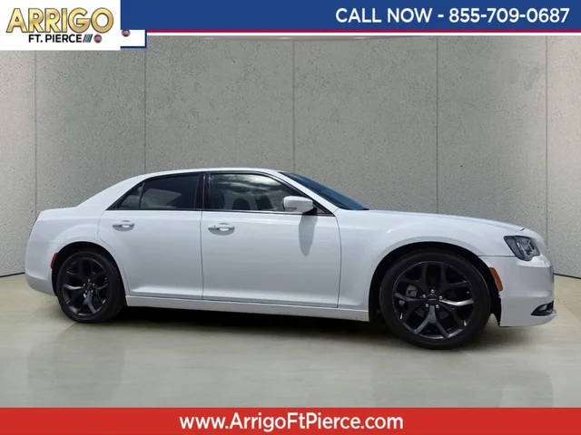 2023 Chrysler 300 300S RWD photo