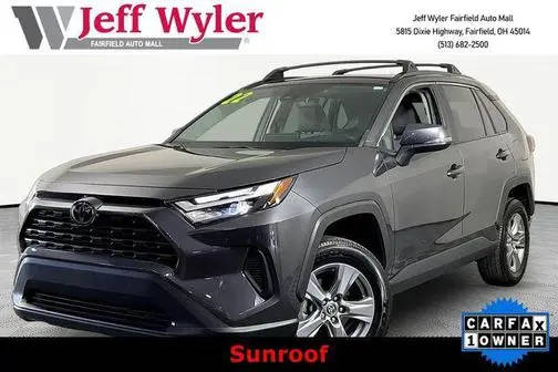 2022 Toyota RAV4 XLE AWD photo