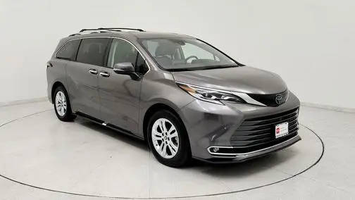 2022 Toyota Sienna Platinum AWD photo