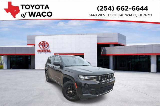 2022 Jeep Grand Cherokee Laredo 4WD photo