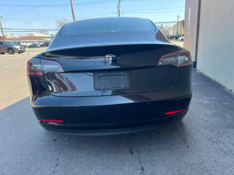 2022 Tesla Model 3 RWD photo