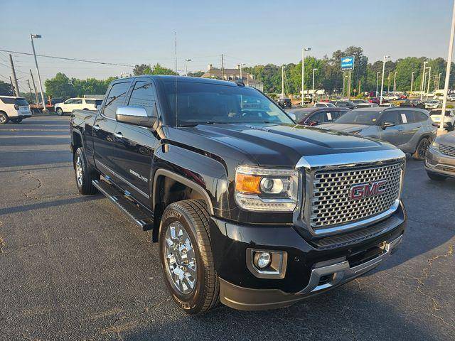 2015 GMC Sierra 2500HD Denali 4WD photo
