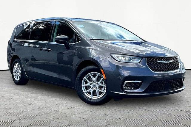 2023 Chrysler Pacifica Minivan Touring L FWD photo