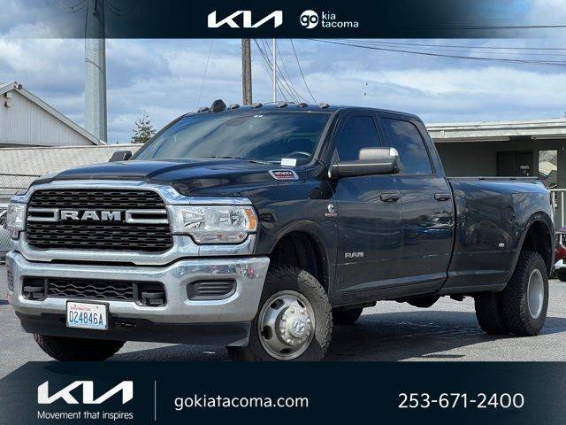 2022 Ram 3500 Big Horn 4WD photo