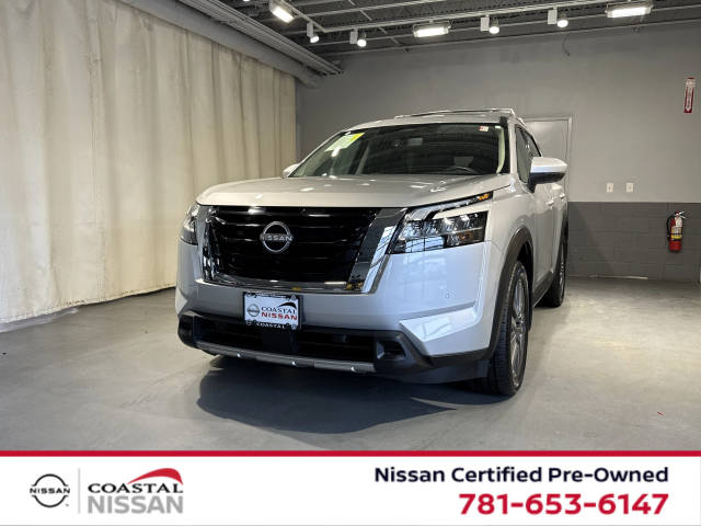 2023 Nissan Pathfinder SL 4WD photo