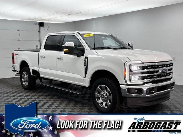 2023 Ford F-250 Super Duty LARIAT 4WD photo