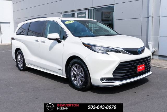 2021 Toyota Sienna XLE AWD photo