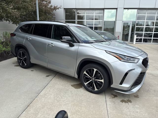 2022 Toyota Highlander XSE AWD photo