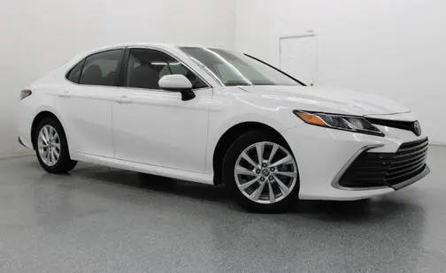 2021 Toyota Camry LE FWD photo