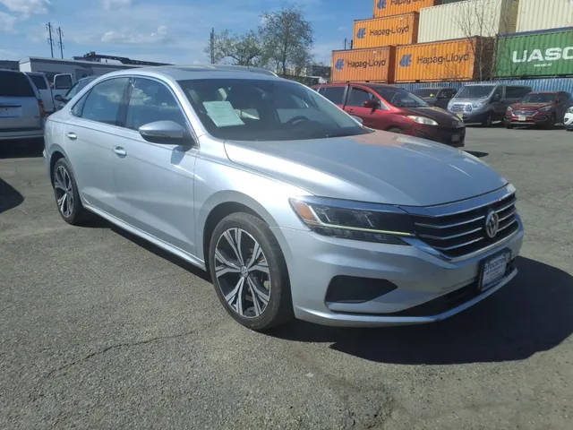 2021 Volkswagen Passat 2.0T SE FWD photo