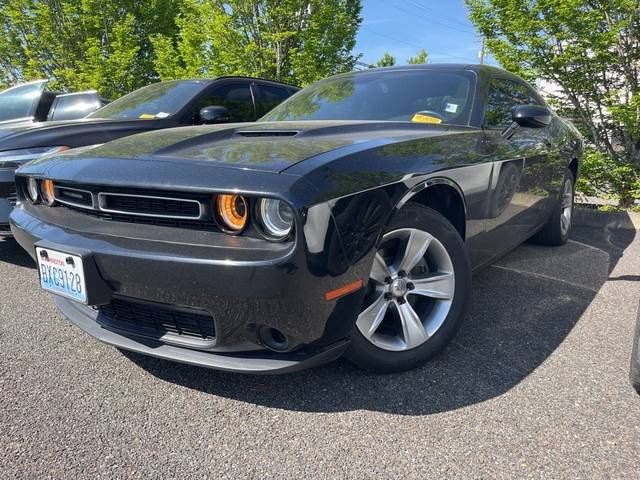 2018 Dodge Challenger SXT RWD photo
