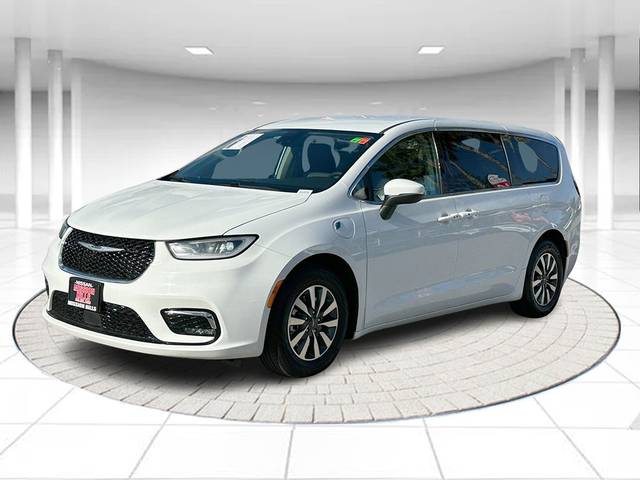 2023 Chrysler Pacifica Minivan Hybrid Touring L FWD photo
