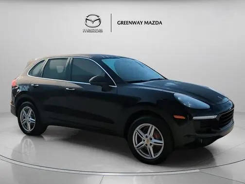 2016 Porsche Cayenne  AWD photo