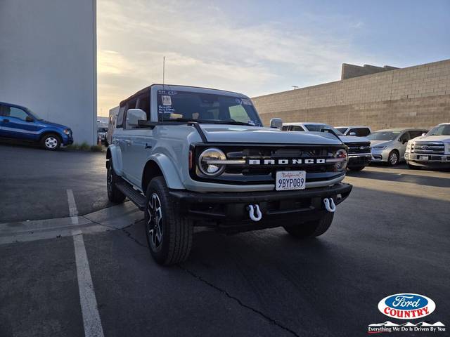 2022 Ford Bronco 4 Door Outer Banks 4WD photo