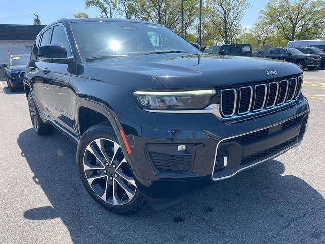 2022 Jeep Grand Cherokee Overland 4WD photo