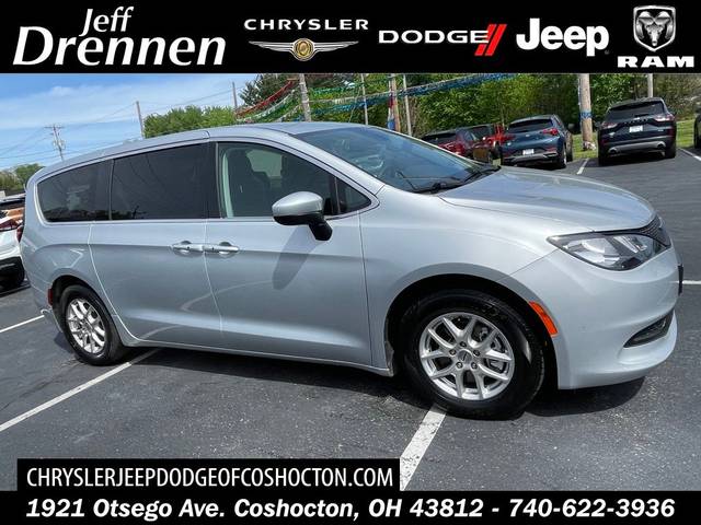 2023 Chrysler Voyager LX FWD photo