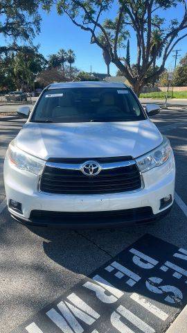 2015 Toyota Highlander LE FWD photo