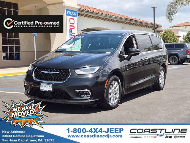 2023 Chrysler Pacifica Minivan Touring L FWD photo