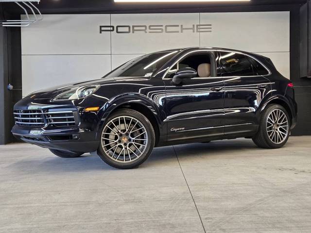 2022 Porsche Cayenne  AWD photo