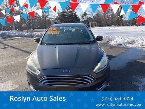2015 Ford Focus Titanium FWD photo