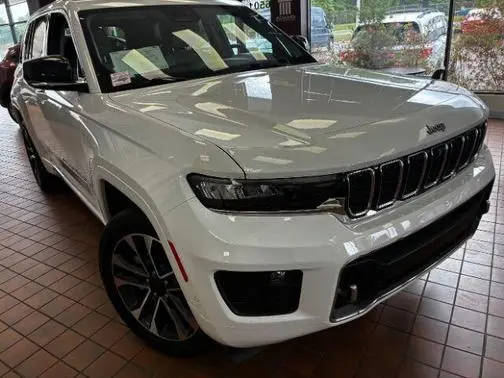 2022 Jeep Grand Cherokee Overland RWD photo