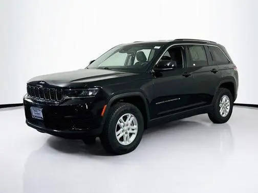 2023 Jeep Grand Cherokee Laredo 4WD photo