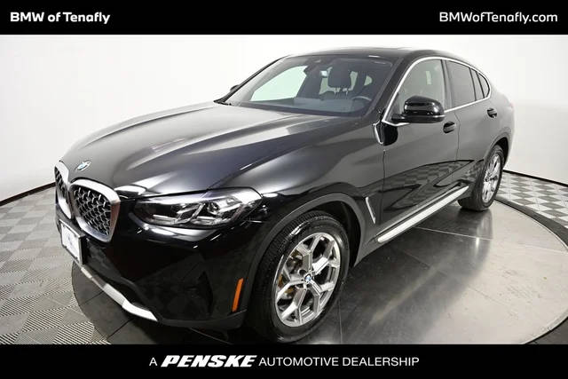 2023 BMW X4 xDrive30i AWD photo
