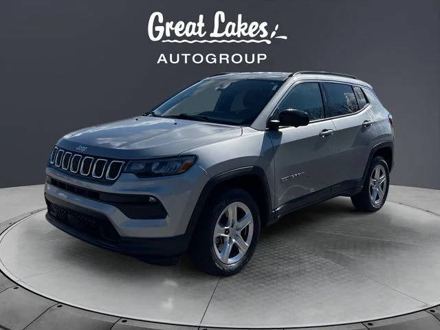 2023 Jeep Compass Latitude 4WD photo
