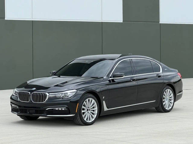 2018 BMW 7 Series 740e xDrive iPerformance AWD photo