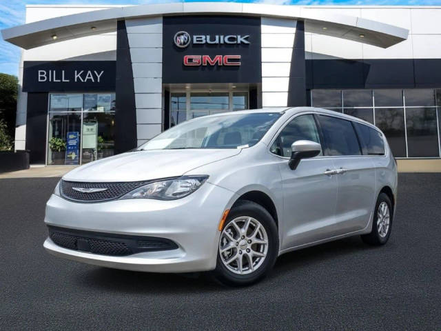 2022 Chrysler Voyager LX FWD photo