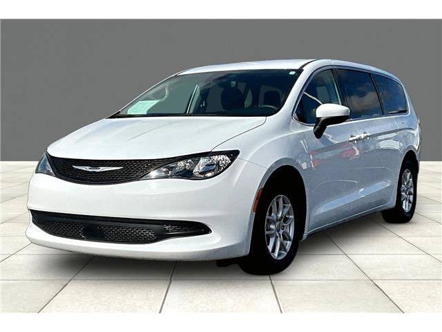 2023 Chrysler Voyager LX FWD photo