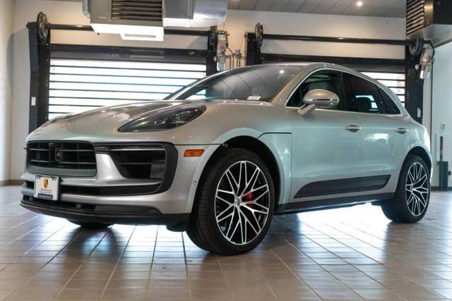 2023 Porsche Macan S AWD photo