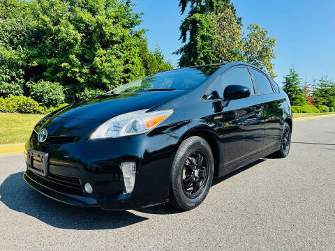 2015 Toyota Prius Four FWD photo