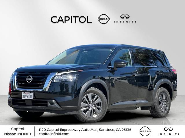 2022 Nissan Pathfinder S 4WD photo