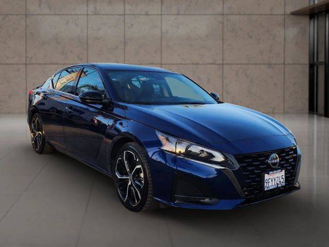 2023 Nissan Altima 2.5 SR FWD photo