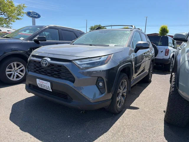 2022 Toyota RAV4 Hybrid XLE Premium AWD photo