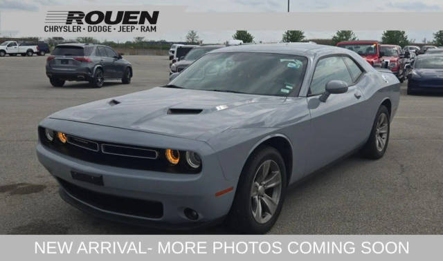 2021 Dodge Challenger SXT RWD photo