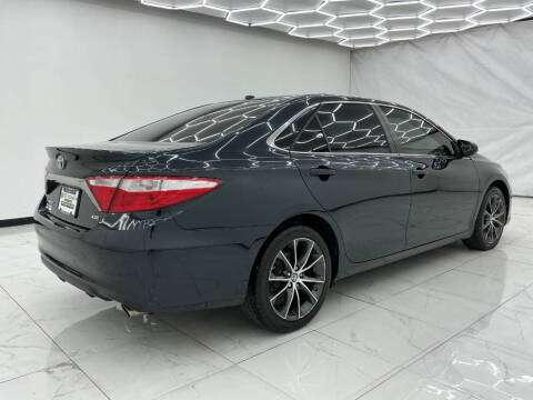 2015 Toyota Camry XSE FWD photo