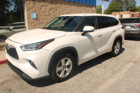 2022 Toyota Highlander Hybrid LE AWD photo