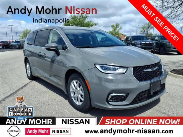 2023 Chrysler Pacifica Minivan Touring L FWD photo