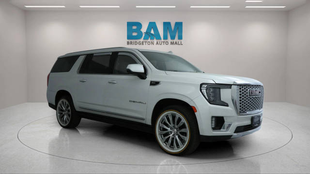2022 GMC Yukon XL Denali 4WD photo