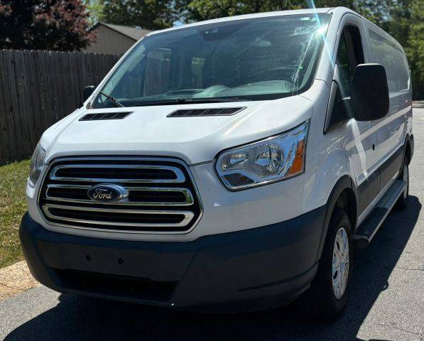 2017 Ford Transit Van  RWD photo