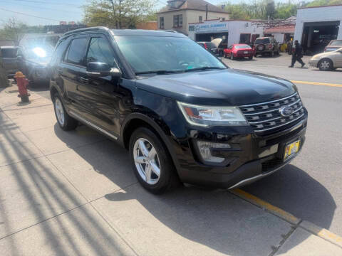 2017 Ford Explorer XLT 4WD photo