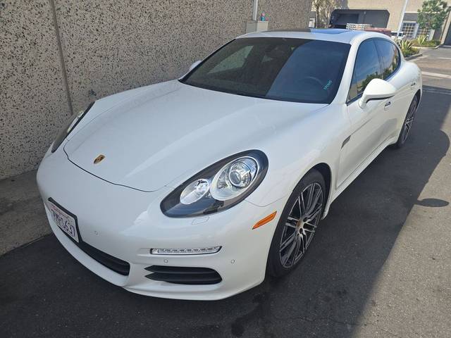 2016 Porsche Panamera Edition RWD photo