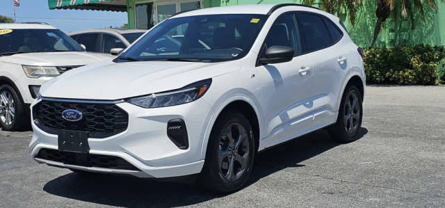 2023 Ford Escape ST-Line AWD photo